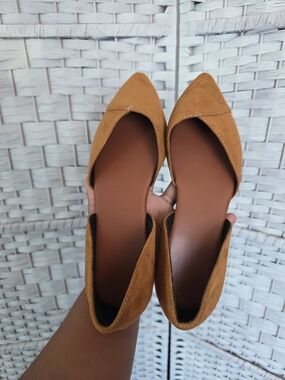 Women’s Pointed Toe D’Orsay Flats in Tan